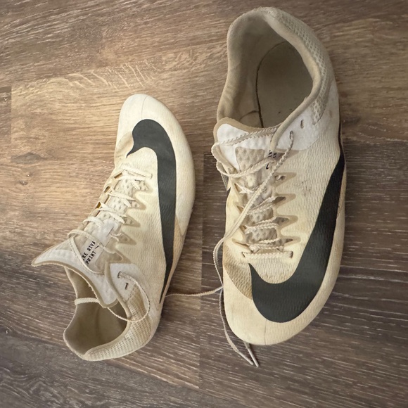 Use Nike Track Spikes - Picture 3 of 5